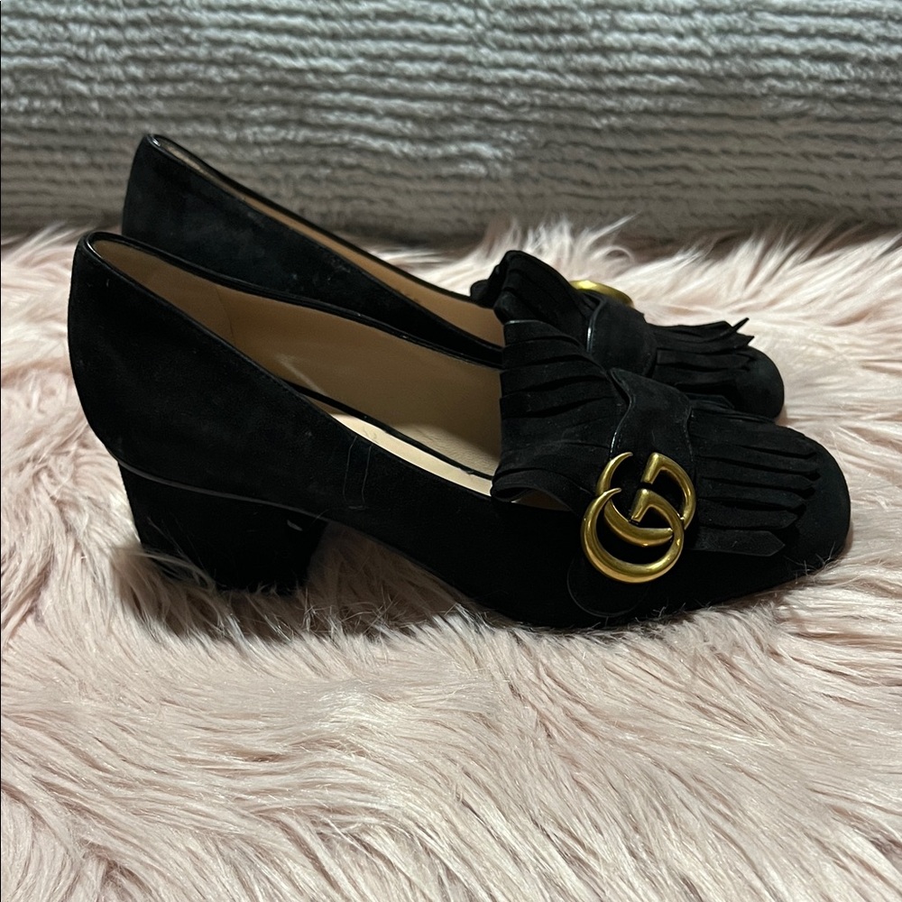 Gucci Black Heels with Gold Logo Accent - Picture 6 of 8